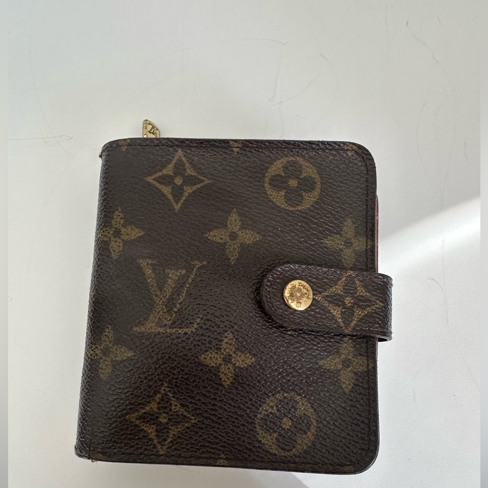 Low start Louis Vuitton Brown Monogram Compact Wallet